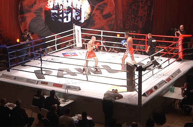 11 pojedynków zobaczyli kibice sportów walki podczas Gali Iron Fist w Szczecinie.