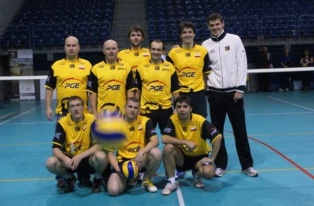 Reprezentacja szczecińskich mediów zajęła 4 miejsce w Mistrzostwach Dziennikarzy w Piłce Siatkowej PGE Press Ball 2011, które w ubiegły weekend odbyły się w Bełchatowie.