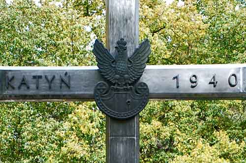Amerykanie już wiosną 1943 roku wiedzieli, kto dokonał zbrodni w Lesie Katyńskim - wynika z materiałów opublikowanych wczoraj na stronach internetowych Narodowych Archiwów Stanów Zjednoczonych.