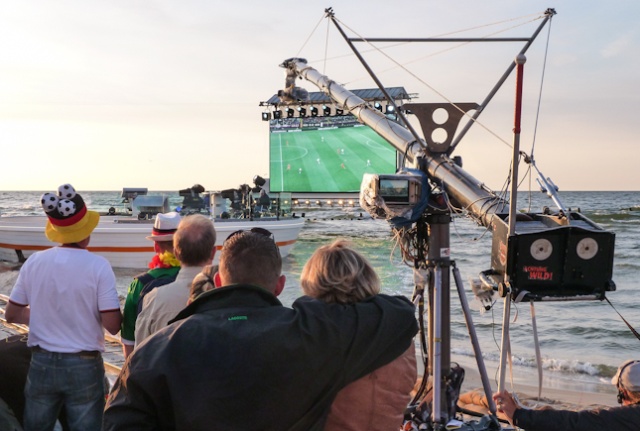 Blisko tysiąc kibiców świętowało zwycięstwo Niemców nad Holendrami w Heringsdorfie na wyspie Uznam. Fot. Tomasz Chaciński [PR Szczecin] Oliver Kahn w Heringsdorfie [ZDJĘCIA]