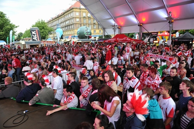 Mecz Polska-Czechy w szczecińskiej Strefie Kibica. Fot. Łukasz Szełemej [PR Szczecin] Polska żegna się z Euro, w Szczecinie było gorąco [DUŻO ZDJĘĆ]