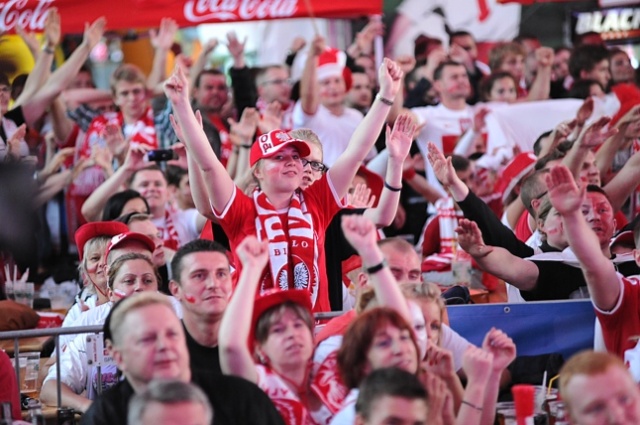 Mecz Polska-Czechy w szczecińskiej Strefie Kibica. Fot. Łukasz Szełemej [PR Szczecin] Polska żegna się z Euro, w Szczecinie było gorąco [DUŻO ZDJĘĆ]