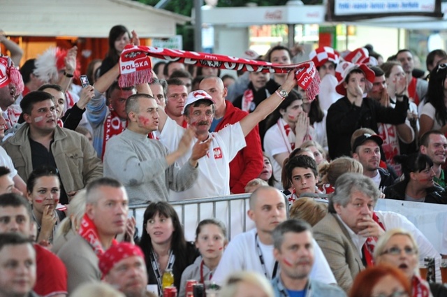 Mecz Polska-Czechy w szczecińskiej Strefie Kibica. Fot. Łukasz Szełemej [PR Szczecin] Polska żegna się z Euro, w Szczecinie było gorąco [DUŻO ZDJĘĆ]
