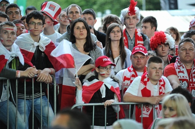 Mecz Polska-Czechy w szczecińskiej Strefie Kibica. Fot. Łukasz Szełemej [PR Szczecin] Polska żegna się z Euro, w Szczecinie było gorąco [DUŻO ZDJĘĆ]