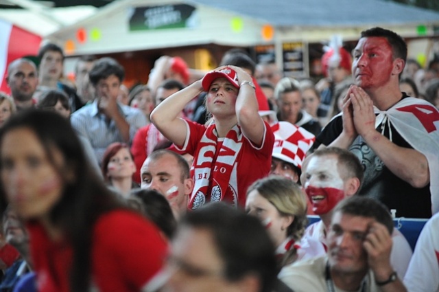 Mecz Polska-Czechy w szczecińskiej Strefie Kibica. Fot. Łukasz Szełemej [PR Szczecin] Polska żegna się z Euro, w Szczecinie było gorąco [DUŻO ZDJĘĆ]