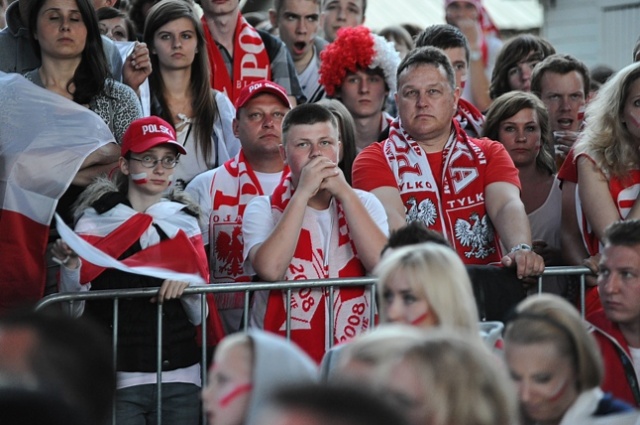 Mecz Polska-Czechy w szczecińskiej Strefie Kibica. Fot. Łukasz Szełemej [PR Szczecin] Polska żegna się z Euro, w Szczecinie było gorąco [DUŻO ZDJĘĆ]