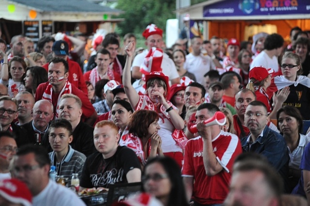 Mecz Polska-Czechy w szczecińskiej Strefie Kibica. Fot. Łukasz Szełemej [PR Szczecin] Polska żegna się z Euro, w Szczecinie było gorąco [DUŻO ZDJĘĆ]