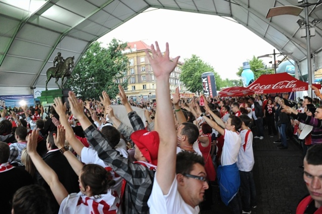 Mecz Polska-Czechy w szczecińskiej Strefie Kibica. Fot. Łukasz Szełemej [PR Szczecin] Polska żegna się z Euro, w Szczecinie było gorąco [DUŻO ZDJĘĆ]