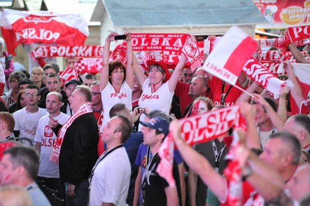 Mecz Polska-Czechy w szczecińskiej Strefie Kibica. Fot. Łukasz Szełemej [PR Szczecin] Polska żegna się z Euro, w Szczecinie było gorąco [DUŻO ZDJĘĆ]