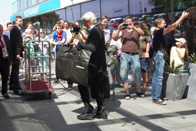 Dziś reprezentacja Danii wyjechała z Kołobrzegu. Fot. Michał Świderski. Żegnało ich prawie całe miasto [ZDJĘCIA]