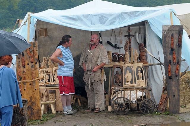 To będą trzy dni zabawy i żywych lekcji historii. W Wolinie rozpoczyna się XVIII Festiwal Słowian i Wikingów. Fot. Łukasz Szełemej [PR Szczecin] Matka królów zawitała do Wolina [ZDJĘCIA]