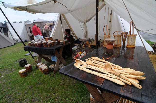 To będą trzy dni zabawy i żywych lekcji historii. W Wolinie rozpoczyna się XVIII Festiwal Słowian i Wikingów. Fot. Łukasz Szełemej [PR Szczecin] Matka królów zawitała do Wolina [ZDJĘCIA]