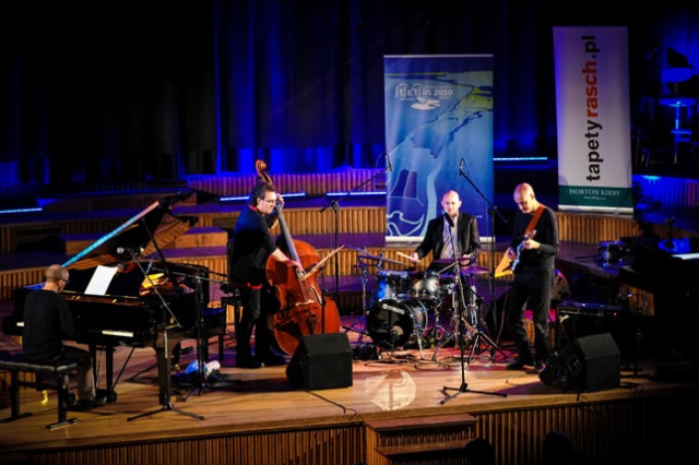 Francesco Bruno Quartet i Makoto Kuriya Trio wystąpili w niedzielę wieczorem w Filharmonii Szczecińskiej. Fot. Łukasz Szełemej [Radio Szczecin] Zmagania Jazzowe: Włoski styl i japońska fantazja [ZDJĘCIA]