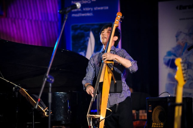 Francesco Bruno Quartet i Makoto Kuriya Trio wystąpili w niedzielę wieczorem w Filharmonii Szczecińskiej. Fot. Łukasz Szełemej [Radio Szczecin] Zmagania Jazzowe: Włoski styl i japońska fantazja [ZDJĘCIA]