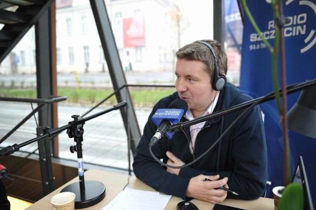 Czwartkowe wydanie Studia Bałtyk z Alei Kwiatowej. Fot. Łukasz Szełemej [Radio Szczecin] Goście Studia Bałtyk: Głosy, które znacie [DUŻO ZDJĘĆ]