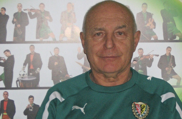 Trener Śląska Wrocław - mistrza jesieni i jednego z głównych faworytów do tytułu piłkarskiego mistrza Polski - udzielił wywiadu specjalnie dla internetowej audycji Sport w Sieci w Radiu Szczecin.