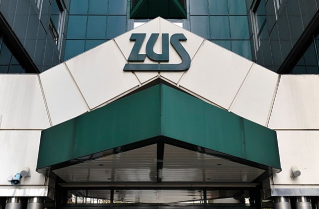 ZUS zamawia 1200 laptopów, które mogą kosztować nawet 2,5 mln zł - informuje Fakt. Już został ogłoszony przetarg. Urządzenia trafią do warszawskiej centrali.
