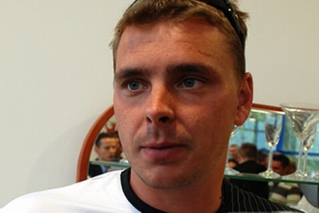 Marcin Matkowski i Mariusz Fyrstenberg od zwycięstwa rozpoczęli występy w wielkoszlemowym turnieju tenisowym French Open odbywającym się na kortach Rolanda Garrosa w Paryżu.