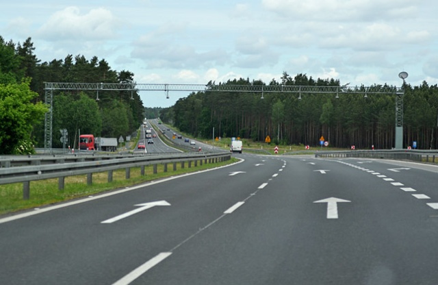 Już na początku 2014 roku za przejazd autostradą A2 do niemieckiej granicy zapłacimy prawie 80 zł, a A1 nad morze 45 zł - czytamy w Pulsie Biznesu.