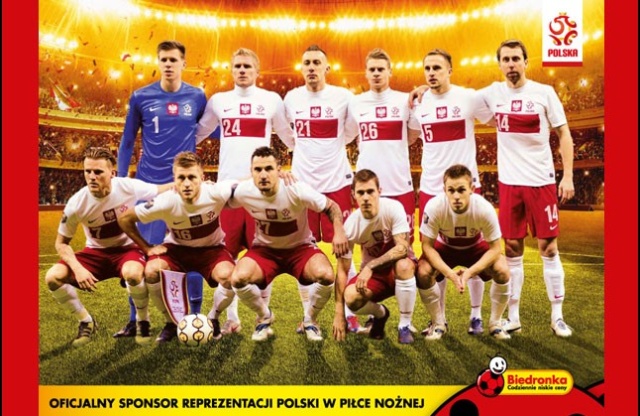 Na posterach z polską drużyną Euro, które sklepy wypuściły na mistrzostwa, zabrakło Roberta Lewandowskiego, bo podczas sesji zdjęciowej, napastnik leczył uraz - napisał w oświadczeniu właściciel sklepów.