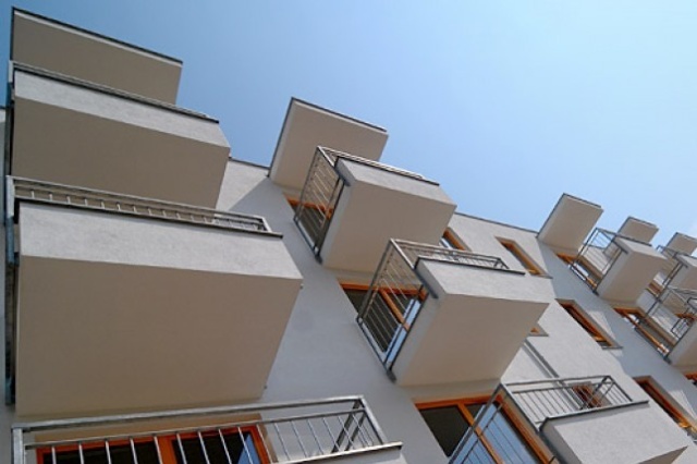 Gminy szukają dodatkowych wpływów do swoich budżetów. Chciałyby, by wysokość podatku katastralnego zależała od położenia nieruchomości. Im bardziej atrakcyjna lokalizacja, tym wyższy byłby podatek - informuje Gazeta Polska Codziennie.