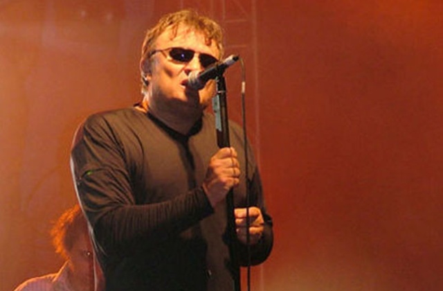Wokalista rockowy i kompozytor, związany z Budką Suflera od początku lat 70., był gościem audycji Radio Cafe.