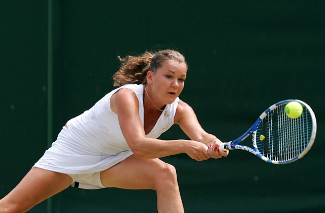 Agnieszka Radwańska awansowała do półfinału wielkoszlemowego tenisowego turnieju odbywającego się na trawiastych kortach Wimbledonu w Londynie.