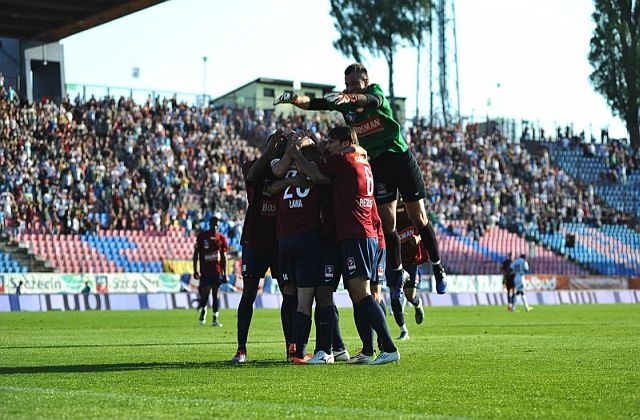 Mecz w Opalenicy zakończył się wynikiem 1:1. Bramkę dla portowej jedenastki zdobył z rzutu karnego Bartosz Ława.
