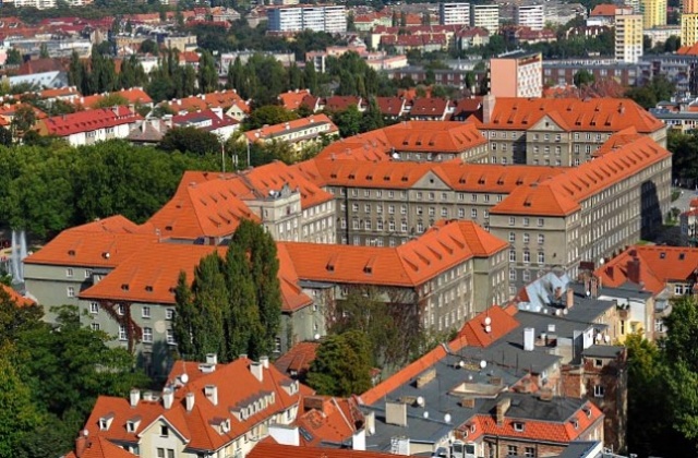 Gmach szczecińskiego Urzędu Miasta w kolorze znienawidzonego przez niektórych warzywa. Ściany magistratu niebawem pokryje szpinakowa farba.