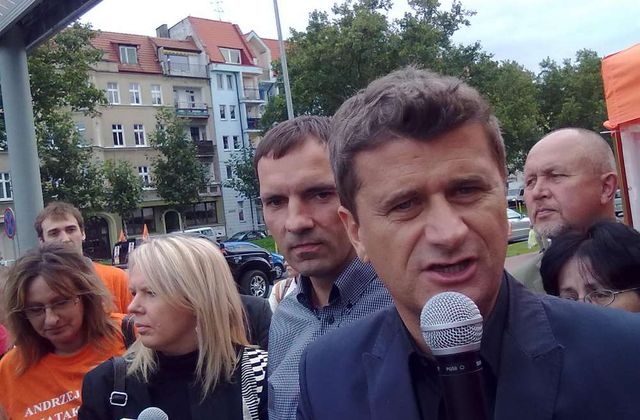 Kontrowersyjne projekty ustaw o związkach partnerskich, które miały być rozpatrywane podczas najbliższego posiedzenia Sejmu, mogą trafić do kosza.