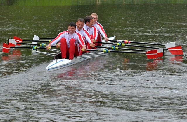 Wioślarska czwórka podwójna ze szczecinianami Markiem Kolbowiczem i Konradem Wasielewskim awansowała do finałowego wyścigu na igrzyskach olimpijskich w Londynie.