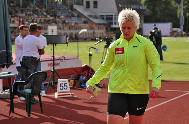 Anita Włodarczyk awansowała do finału rzutu młotem na igrzyskach olimpijskich w Londynie.