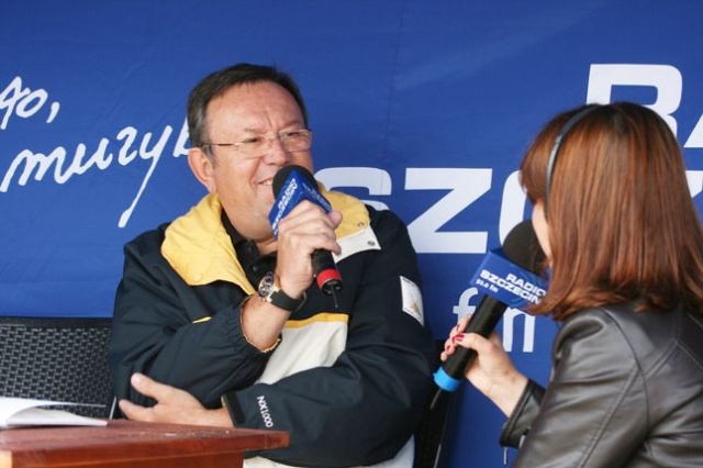 Dla jednych to niezapomniany Henio z serialu Dom, dla innych bohater filmów Rób swoje, ryzyko jest twoje, Lawstorant czy Przepraszam, czy tu biją W środę Zbigniew Buczkowski był gościem audycji Radio Cafe.