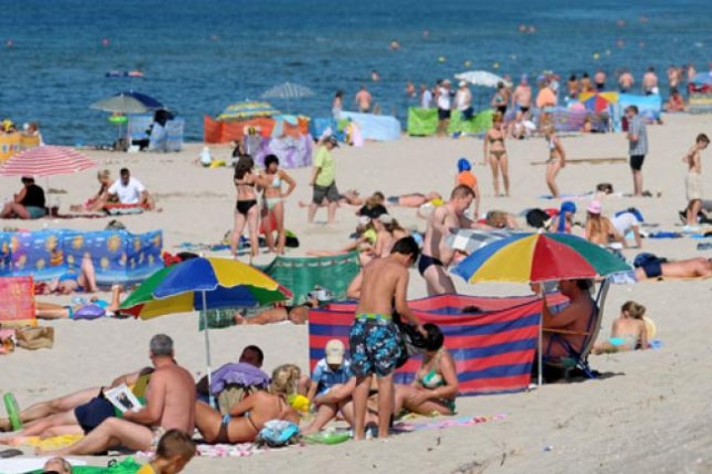 Po niezbyt udanym lipcu, rekordowe wpływy z tytułu opłaty uzdrowiskowej notuje w sierpniu Świnoujście. Także w innych miejscowościach nadmorskich branża turystyczna odrabia straty.