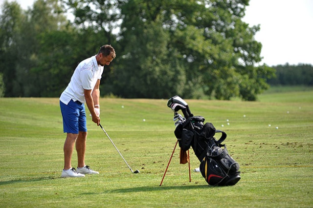 Ponad 170 golfistów weźmie udział w rozpoczynających się właśnie w Binowie golfowym turnieju World Golfers Championship. Wśród nich, w kategorii celebrytów, zagrają m.in. Jerzy Dudek, Mariusz Czerkawski, Mateusz Kusznierewicz czy aktor Mikołaj Grabowski.