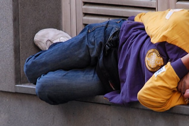 Tyle czasu na znalezienie zatrudnienia potrzebuje obecnie bezrobotny - wynika z Badania Aktywności Ekonomicznej Ludności. Dla porównania w pierwszym kwartale 2011 r. było to niecałe 10 miesięcy.