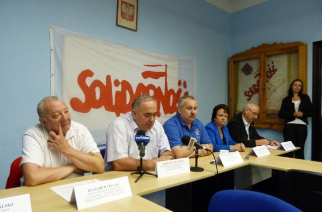 Część pracowników Zakładów Chemicznych Police i Zespołu Elektrowni Dolna Odra dostaje nowe umowy o pracę. Trafiają oni do spółek, których siedziby są poza województwem zachodniopomorskim. Oznacza to mniejsze wpływy z podatków.