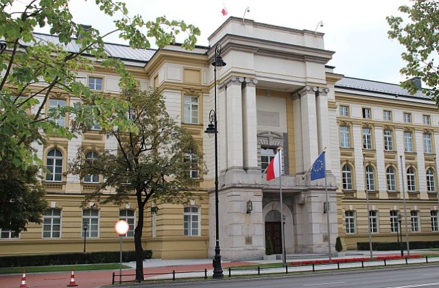 Strefy ekonomiczne kosztują państwo za dużo - uważa resort finansów i nie chce, by działały one do 2026, a tylko do 2020 roku. Przeciwnego zdania jest ministerstwo gospodarki.