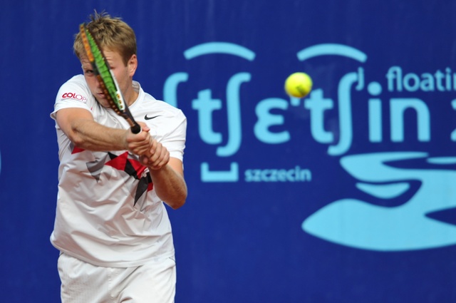 Do drugiej rundy tenisowego turnieju Pekao Szczecin Open awansował Grzegorz Panfil.