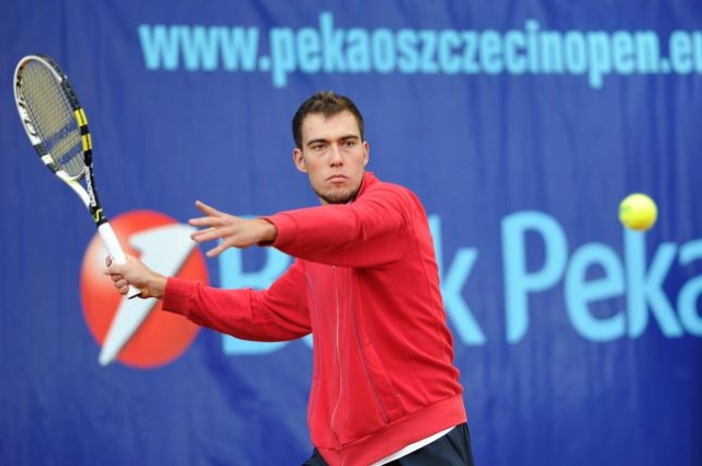 Ostatni polski tenisista w grze pojedynczej turnieju Pekao Szczecin Open, Jerzy Janowicz, powalczy w piątek o awans do półfinału.