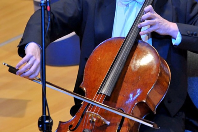 Utwory klasyczne, które stały się hitami popkultury usłyszymy w piątkowy wieczór w Filharmonii Szczecińskiej. To będzie pierwszy z czterech koncertów w cyklu Klasyka wyzwolona. Na liście przebojów utwory m.in. Szymanowskiego, Libermanna i Straussa.