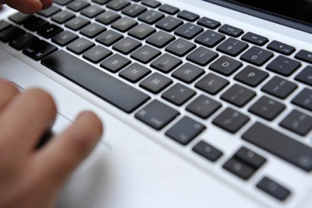 Internetowi aktywiści z grupy Anonymus planują ataki na strony rządowe. Chcą w ten sposób zaprotestować przeciwko inwigilacji i próbom cenzurowania internetu.