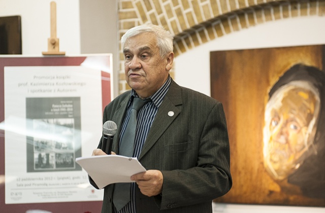 Ruszyła sprzedaż książki szczecińskiego prof. Kazimierza Kozłowskiego. Naukowiec opisał dzieje regionu po wojnie.