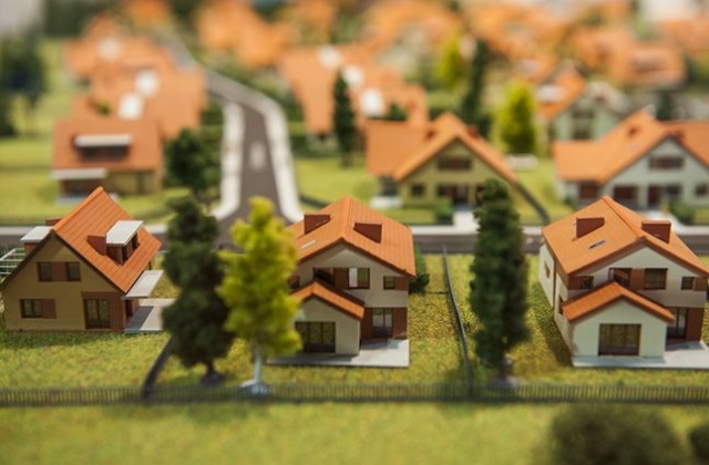 Ze sprzedażą lepiej poczekać - teraz jest dobry czas dla kupujących - radzą specjaliści podczas szczecińskich targów nieruchomości.