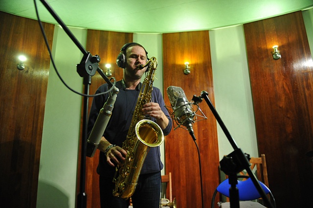 Jazzmania to nowe wydawnictwo (książka z muzyką) na które złożą się płyty trębacza Piotra Wojtasika Old Land oraz saksofonisty Sylwestra Ostrowskiego - Thousand of Million Times.