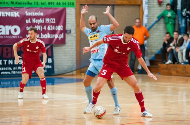 Pogoń 04 Szczecin zremisowała 3:3 z GKS-em Tychy w 5. kolejce ekstraklasy futsalu.