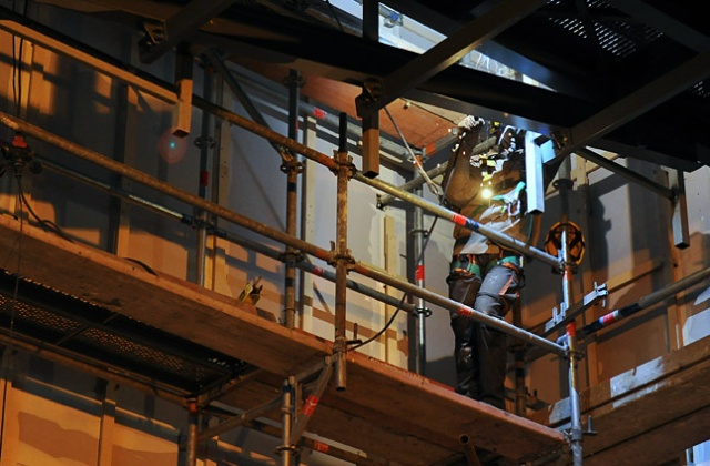 Nawet milion miejsc pracy może stracić Polska do 2050 roku, jeżeli Unia Europejska wprowadzi tak restrykcyjne przepisy, jak planuje w sprawie ograniczania emisji CO2 - uważa Stanisław Iwan, senator z parlamentarnego zespołu ds. energetyki.