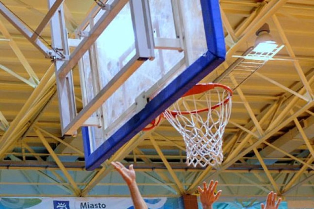 Derby Szczecina będą wydarzeniem drugiej rundy Pucharu Polski w koszykówce mężczyzn. Drugoligowy zespół King Wilki Morskie Szczecin zmierzy się w środę z pierwszoligowym AZS-em Radex.