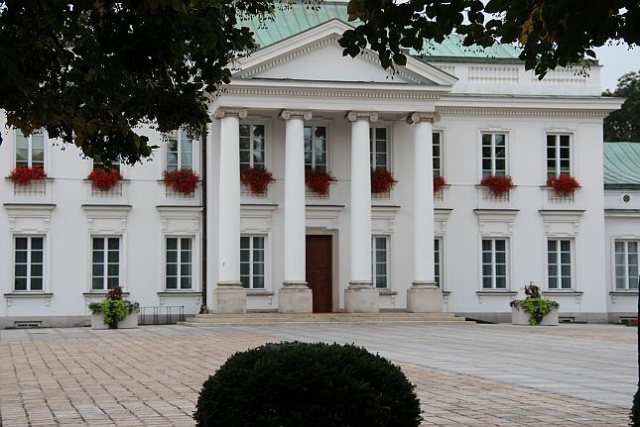 Prezydent zaprasza Prokuratora Generalnego na posiedzenie Rady Bezpieczeństwa Narodowego w sprawie katastrofy smoleńskiej.
