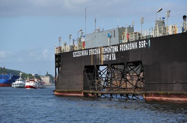 Rząd zwleka z poszerzaniem stref ekonomicznych, a Polska traci inwestorów.